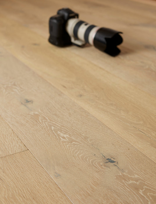 Brooks Floor | Variante Delfi Wide Plank Rustic Oak