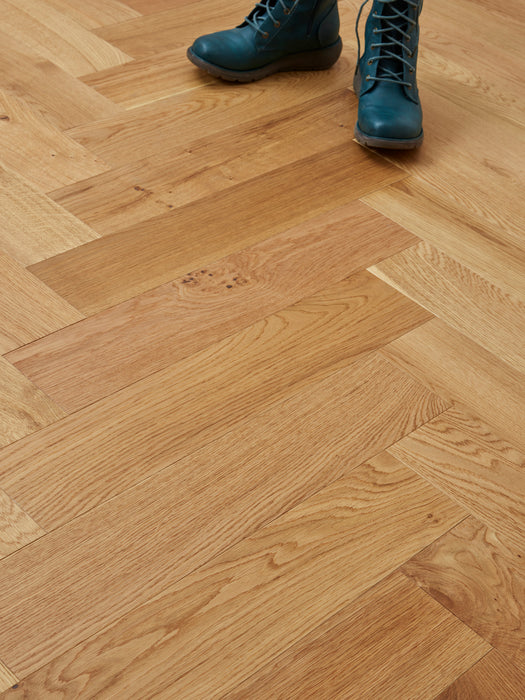 Brooks Floor | Burghley Select Oak Herringbone