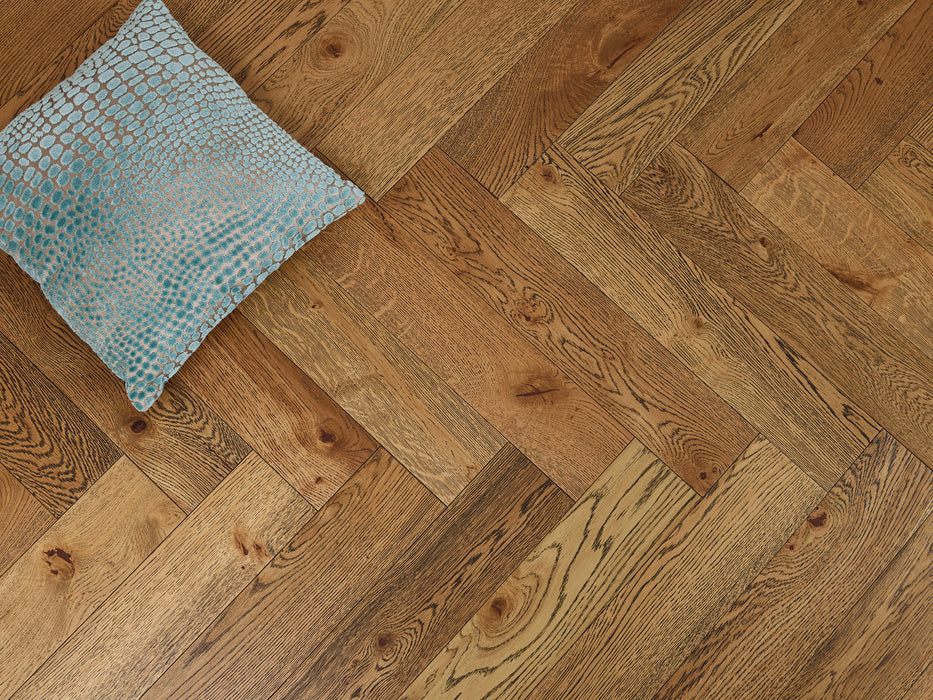 Brooks Floor | Hardwick Select Oak Herringbone