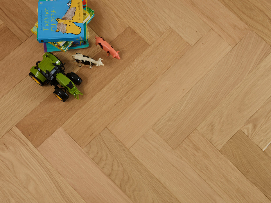 Brooks Floor | Apsley Select Oak Herringbone