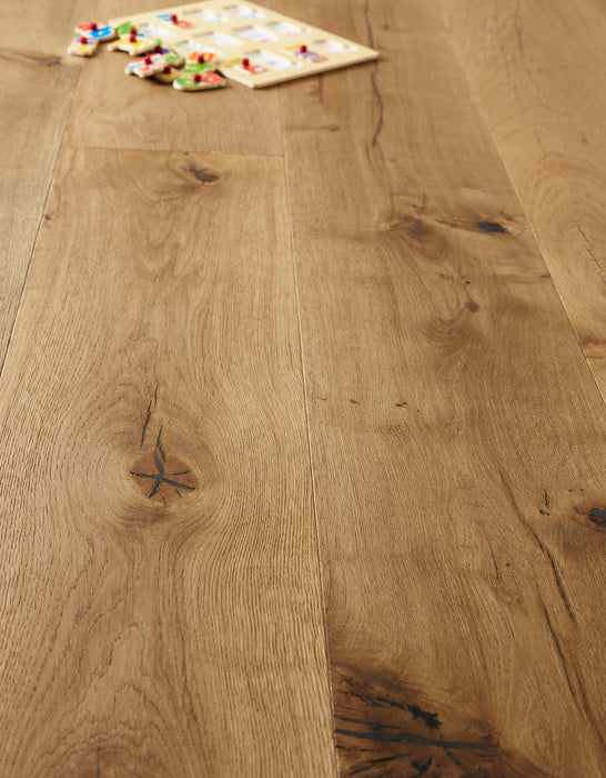 Brooks Floor | Variante Hayward Wide Plank Rustic Oak