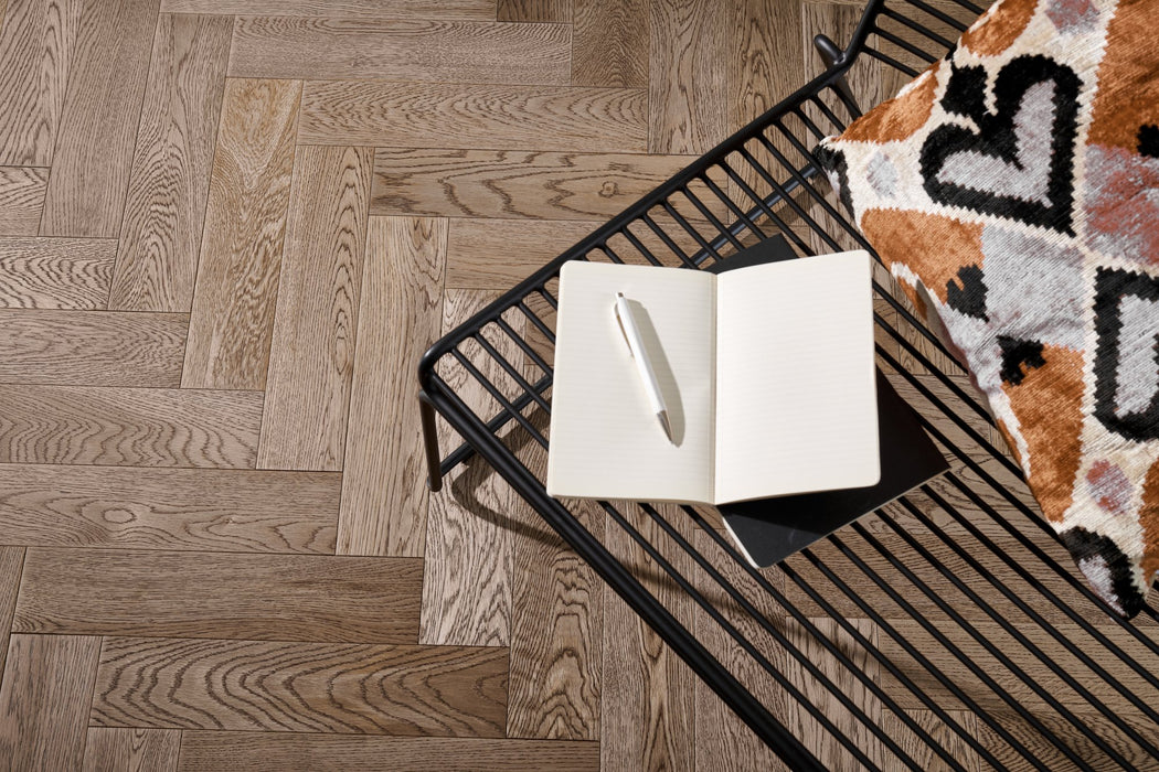 Woodpecker | Harlech Biscotti Oak Herringbone 90mm