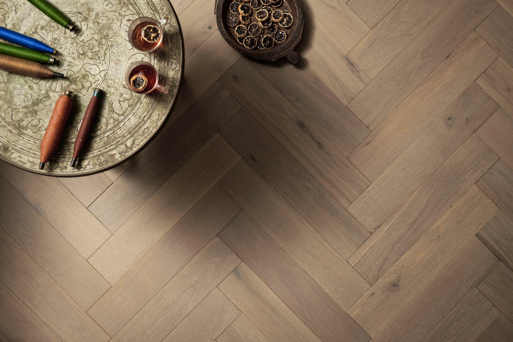 Woodpecker | Harlech Feather Oak Herringbone 120mm