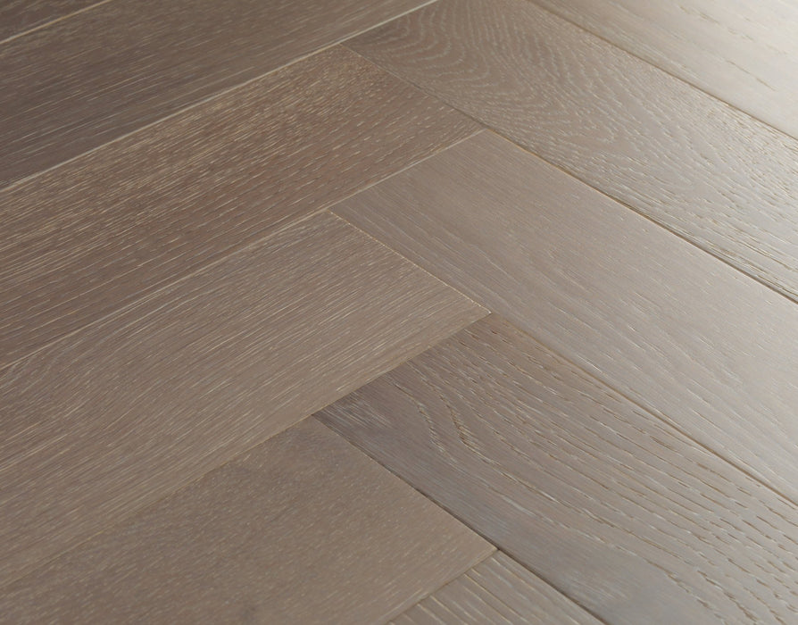 Woodpecker | Harlech Feather Oak Herringbone 90mm