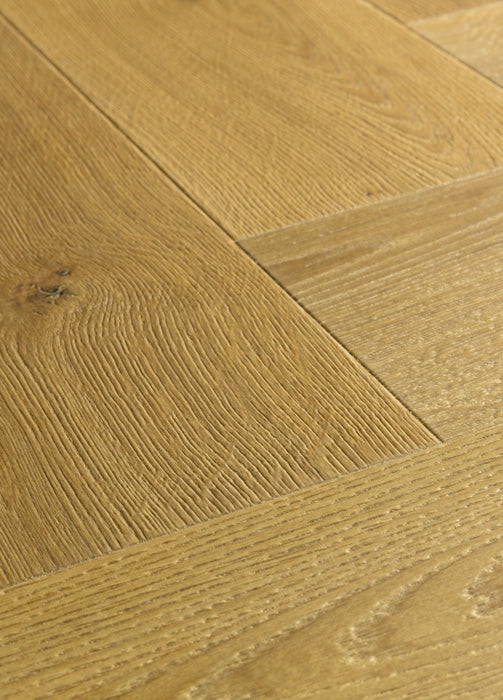 Quickstep | Impressive Design 8mm Laminate Herringbone Cumin Oak