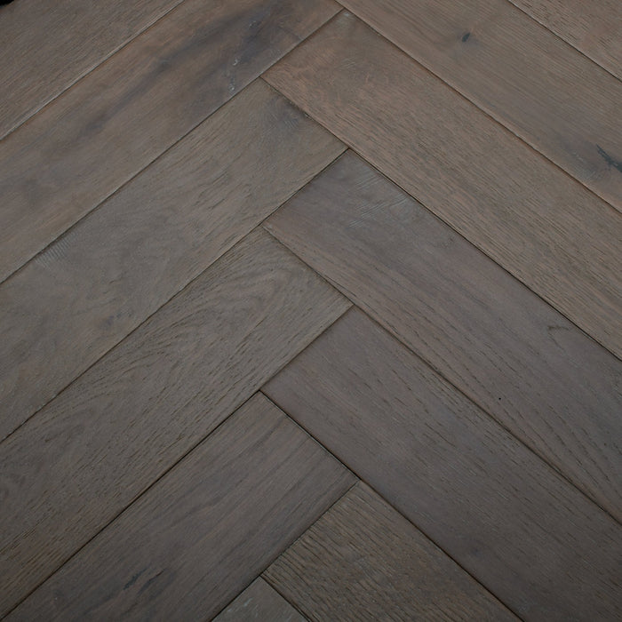 Woodpecker | Dartmouth Truffle Oak Herringbone 90mm