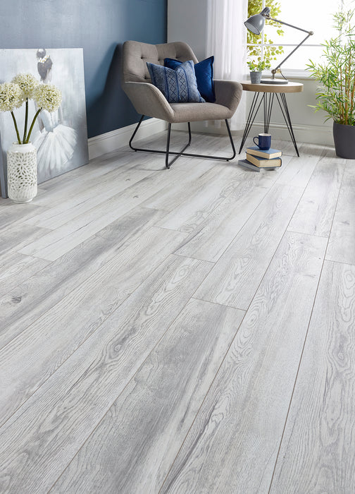 Premium 12mm Aqua Protect Laminate Girona Oak