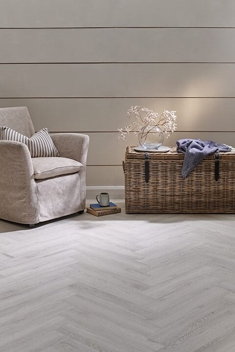 Woodpecker | Weymouth Seamist Oak Herringbone