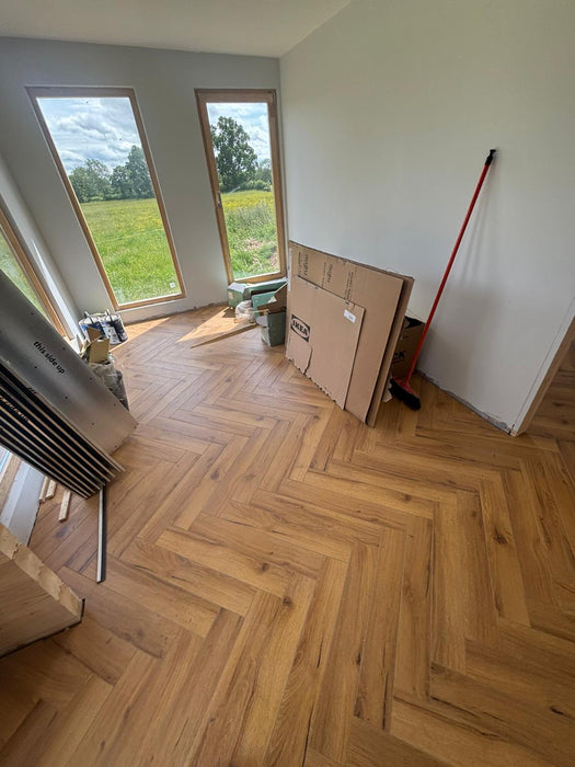 Premium 12mm Laminate Herringbone Oak Robust Natural